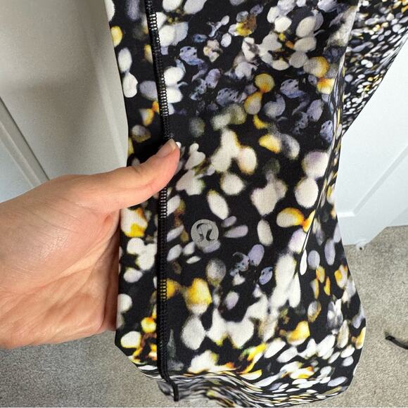 Lululemon Speed Up Tight 28" Full-On Luxtreme Metropolis Glow Leggings Size 6 - Picture 6 of 7